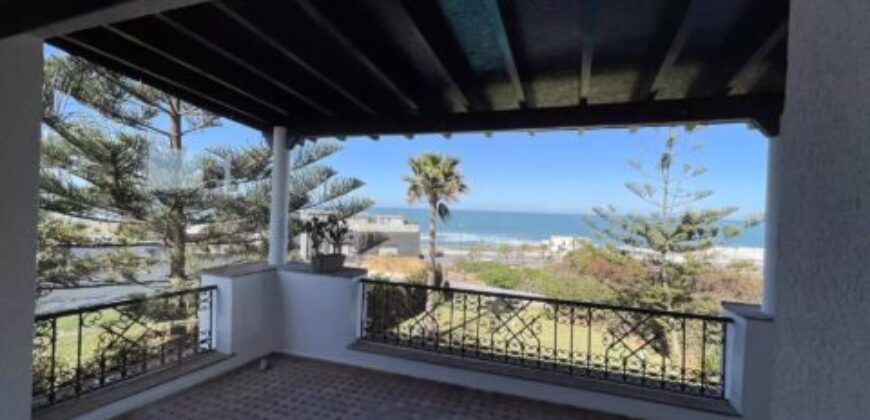 La Villa d’Exception avec Vue Panoramique sur l’Océan – Casablanca Corniche est une villa à la location longue durée à Casablanca